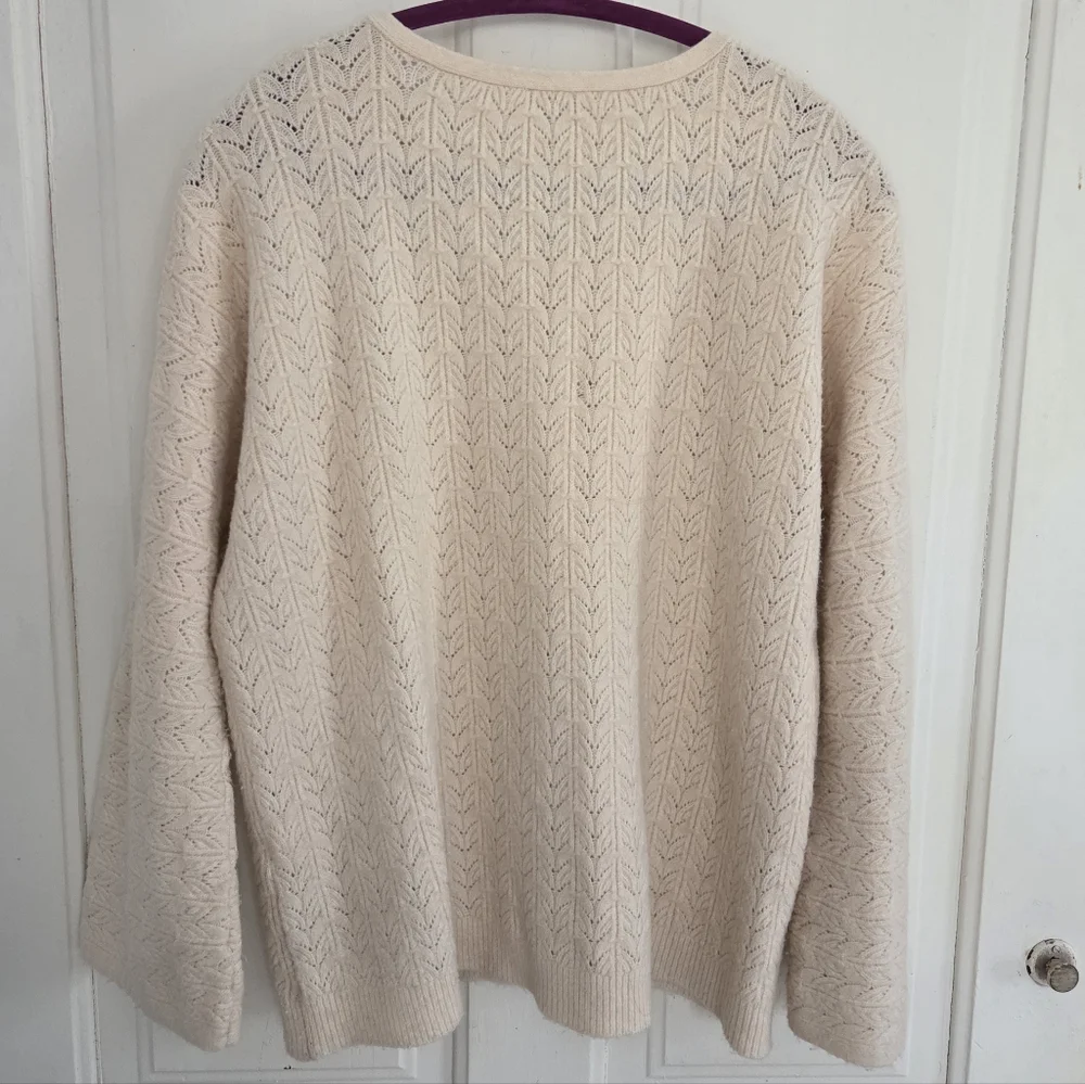Chicos Cream Wide Sleeve Vneck Sweater